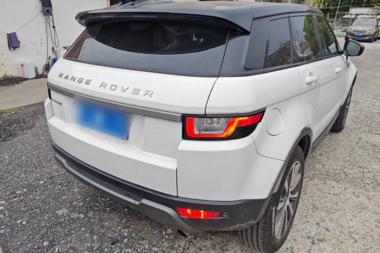 Used Land Rover Range Evoque 2018 240 PS SE Smart Brilliance Edition Rear Right 45 Deg