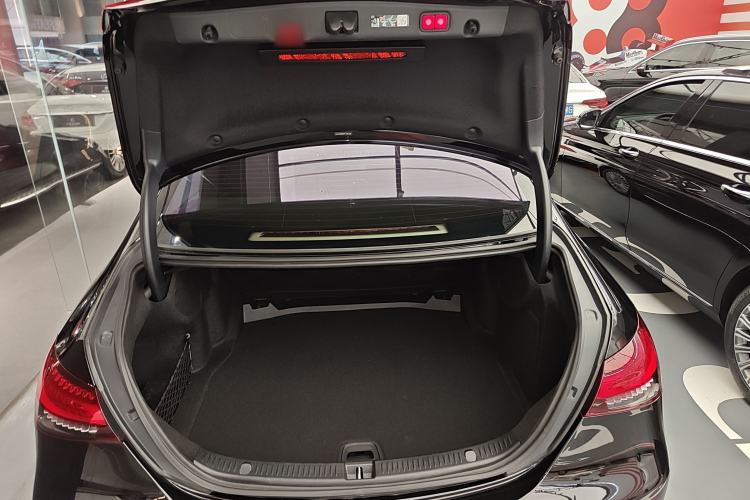 Used Mercedes-Benz E-Class 2023 Updated E 300 L Fashion Edition Trunk
