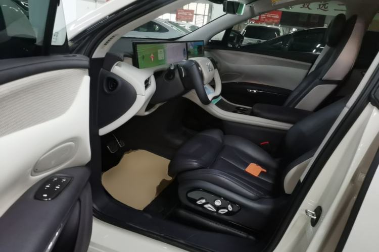 Used IM LS7 2023 90 kWh Elite Rear-Drive Version
