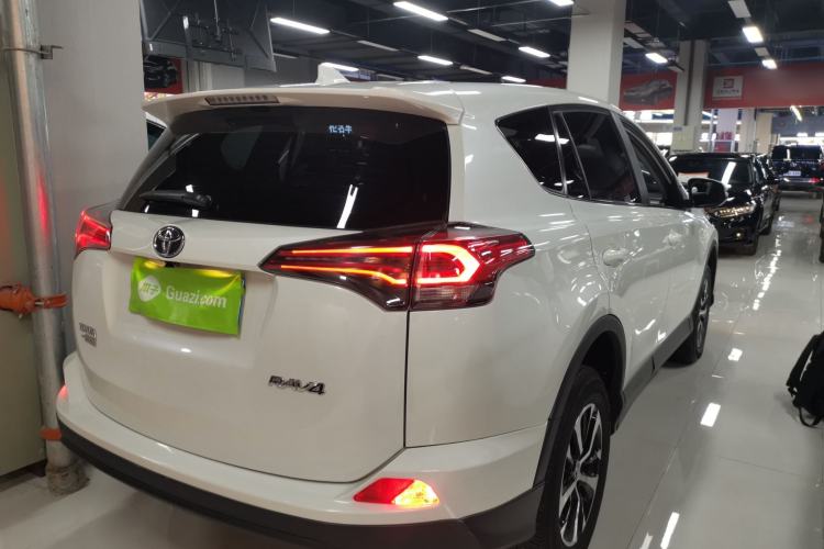 Used Toyota RAV4 2019 2.0L CVT Two-Wheel Drive Pioneer Edition China V Standard
