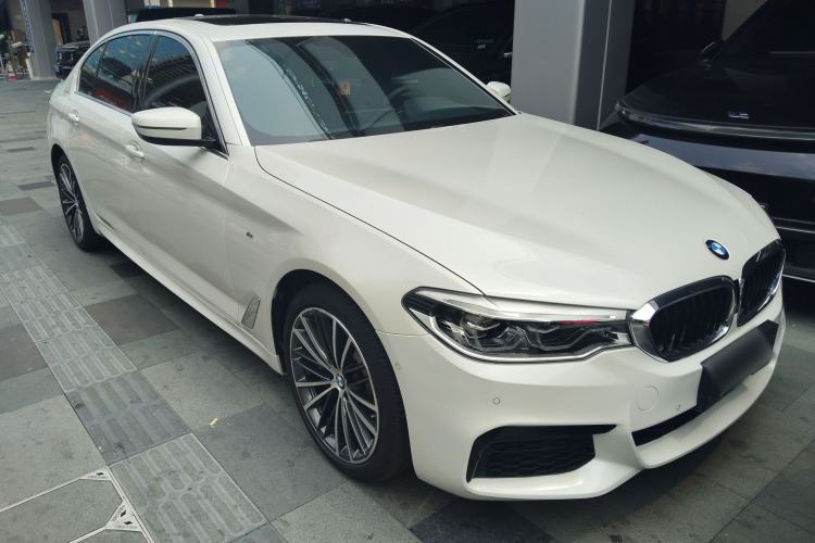 Used BMW 5 Series 2020 530Li Leading Model M Sport Package Front Right 45 Deg