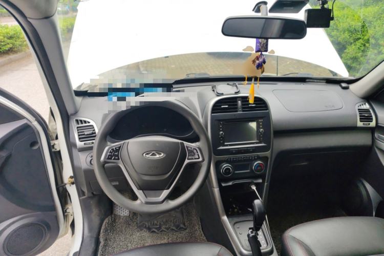 Used Chery Tiggo 3 2015 1.6L CVT ZhiShang Sport Edition Center Console