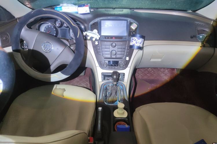 Used Buick Regal 2011 2.0L Comfort Edition Center Console