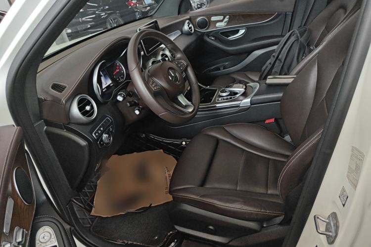 Used Mercedes-Benz GLC 2019 GLC 300 L 4MATIC Dynamic Model Left Front Seat