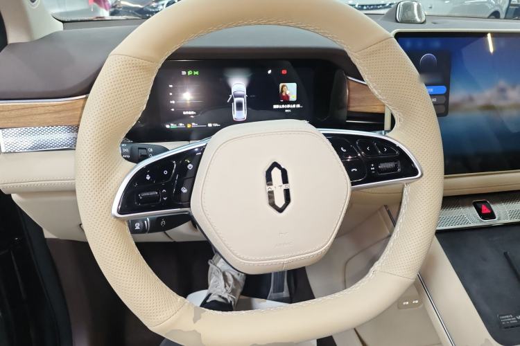 Used Hima AITO M7 2024 1.5T Rear-Drive Plus Version 6 Seats