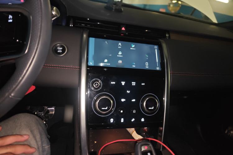 Used Land Rover Discovery Sport 2022 Revised Version 249 PS R-Dynamic S Performance Edition 5 Seats Audio And AC Panel