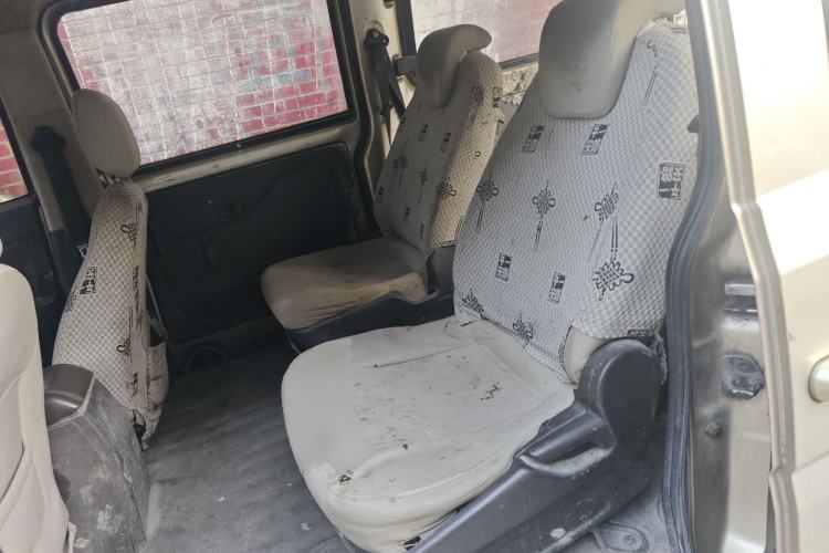 Used Wuling Rongguang V 2015 1.2L Standard Version
