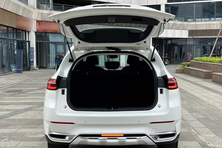 Used Haval F7 2021 1.5T Two-Wheel Drive iXuan Trunk