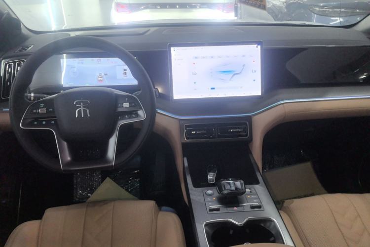 Used BYD Song L DM-i 2024 112 km Beyond Edition Center Console