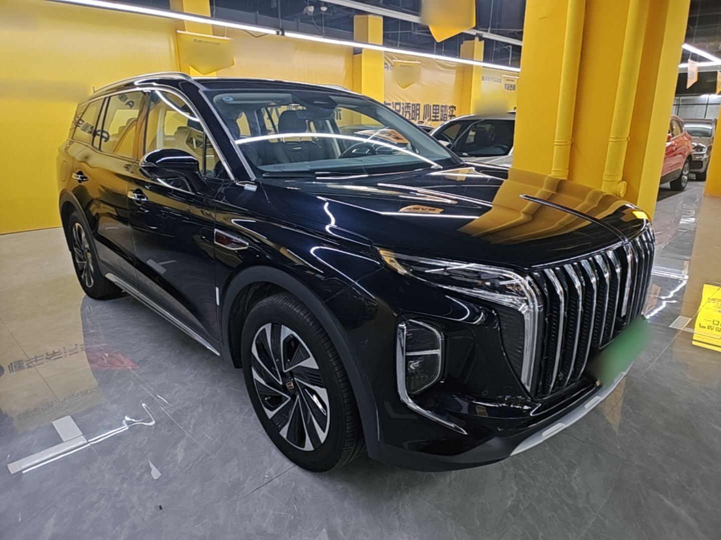 Hongqi HS7 PHEV 2024 2.0T PHEV Four-Wheel Drive Flagship Edition 7 Seats — снимка 3