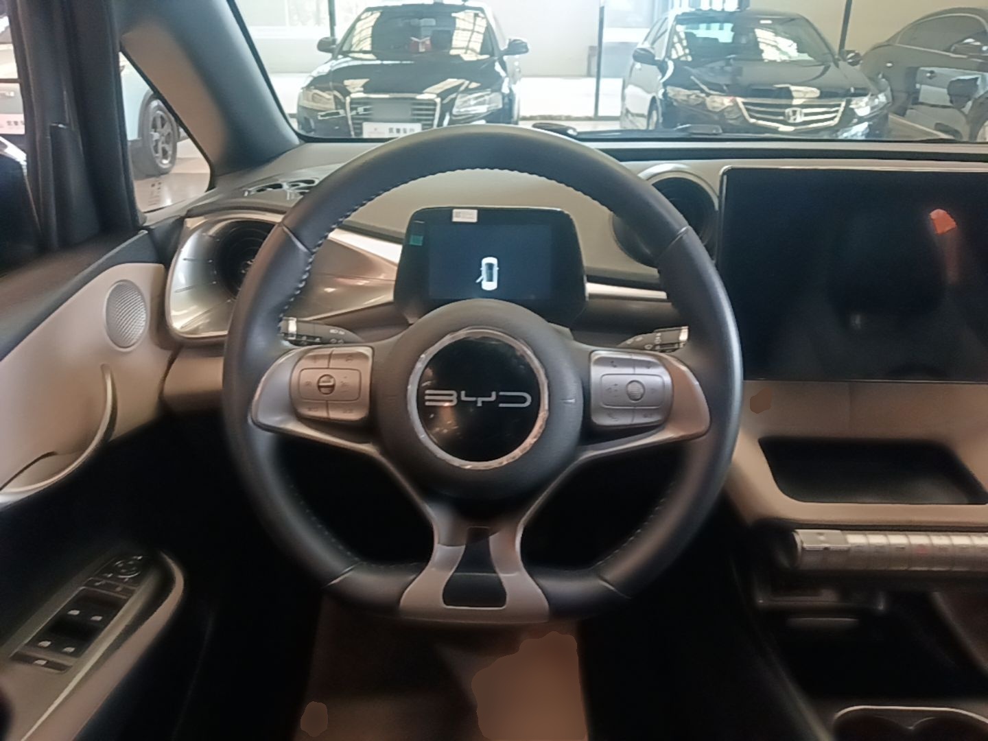 BYD Dolphin 2023 420 km Fashion Edition — снимка 13
