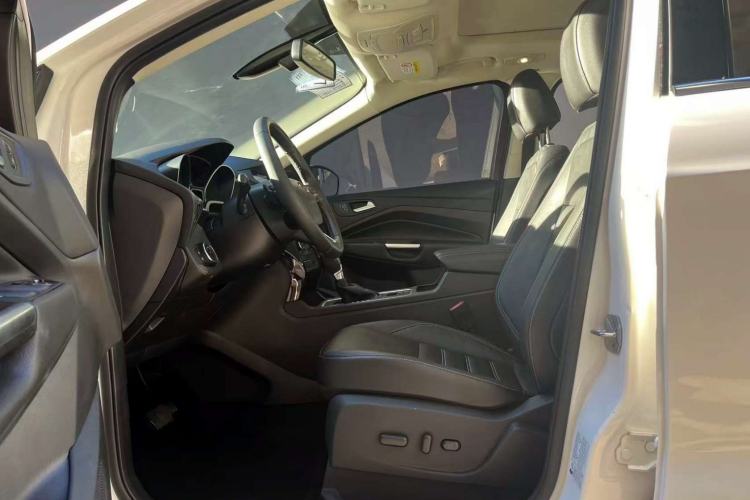 Used Ford Kuga 2017 EcoBoost 245 4x4 Prestige Edition Interior 4