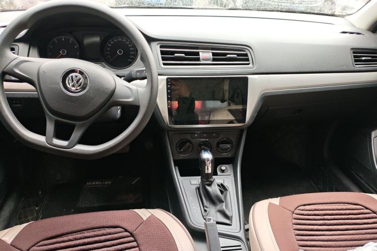 Used Volkswagen Lavida 2019 Lavida Start 1.5L Automatic Trendy Version China VI Standard Center Console