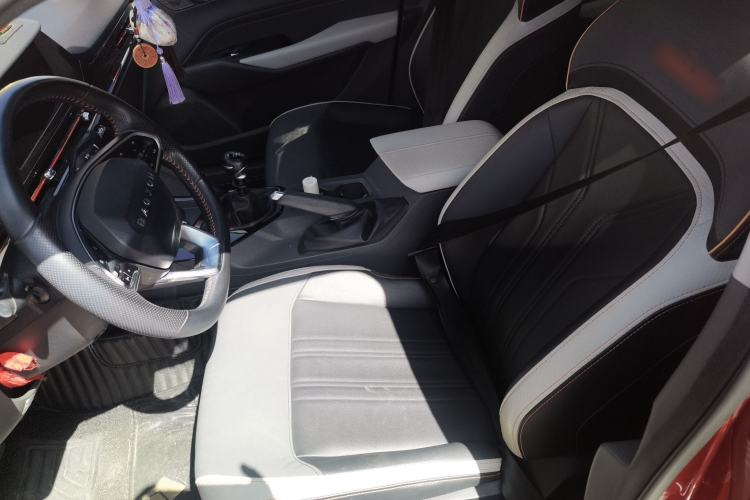 Used Baojun RC-6 2019 1.5T Manual 24-Hour Online Luxury Version Left Front Seat
