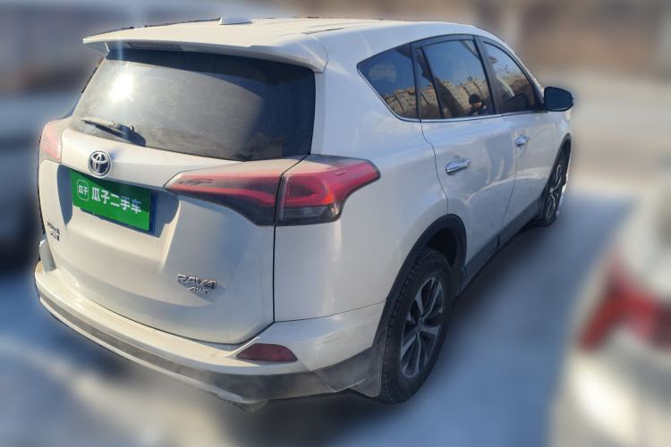 Used Toyota RAV4 2016 2.0L CVT 4x4 New Edition China V Standard