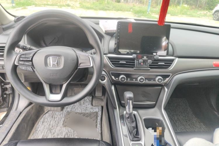 Used Honda Accord 2018 230TURBO Comfort Version National V Center Console