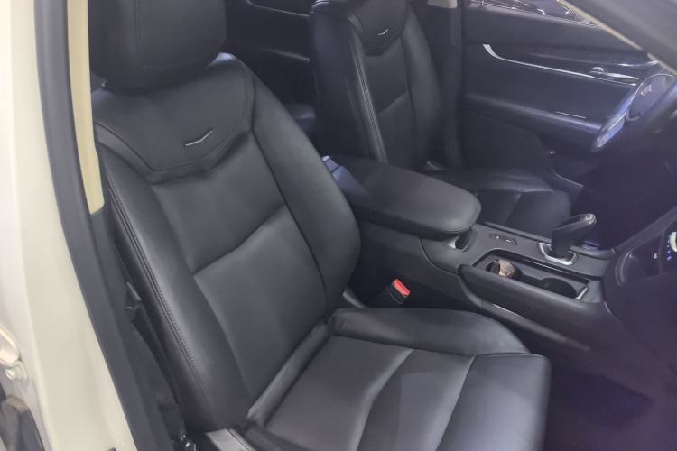 Used Cadillac XT5 2018 25T Luxury Model
