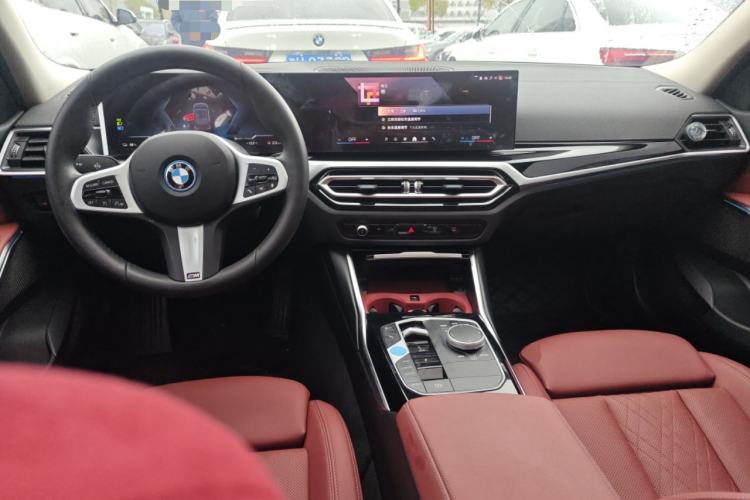 Used BMW i3 2024 eDrive 35 L
