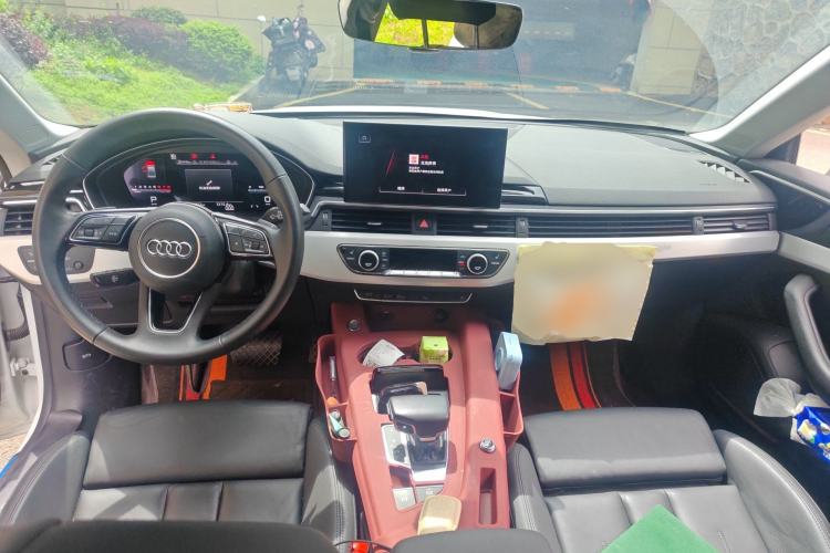 Used Audi A5 2022 Sportback 40 TFSI quattro Luxury Dynamic Model Center Console