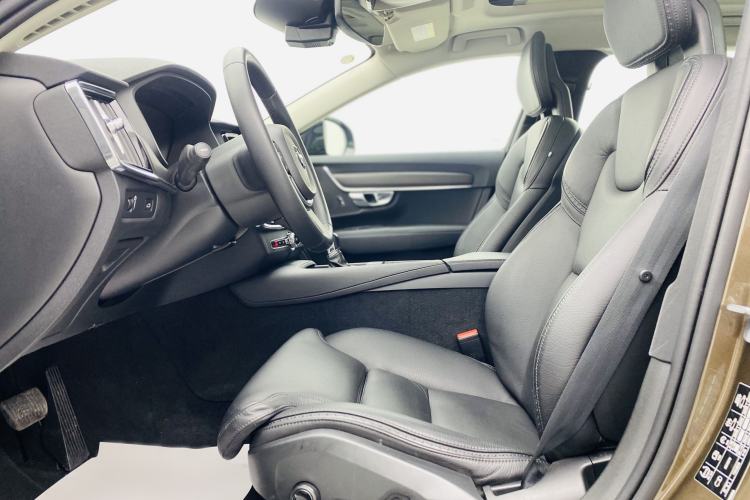 Used Volvo V90 2017 Cross Country T5 AWD Smart Range Edition Interior 2