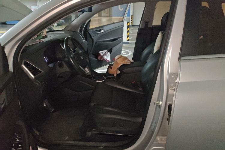 Used Hyundai Tucson 2018 1.6T Dual-Clutch Two-Wheel Drive 15th Anniversary Special Edition
