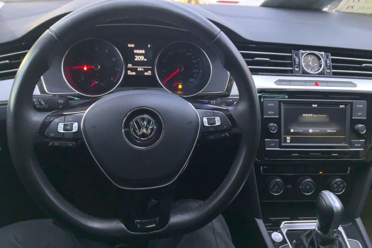 Used Volkswagen Magotan 2018 330TSI DSG Advanced Model
