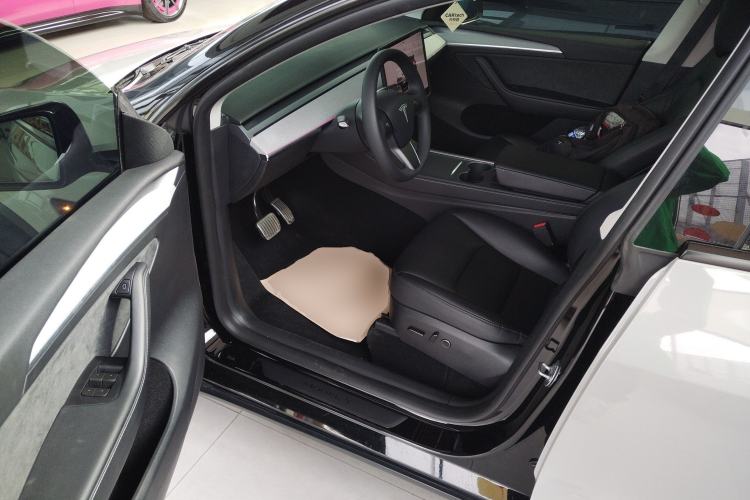 Used Tesla Model Y 2023 Rear-Wheel-Drive Version