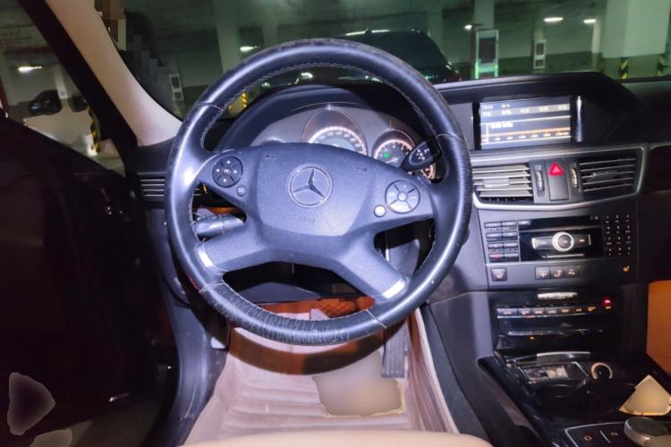 Used Mercedes-Benz E-Class 2010 E 300 L Fashion Model