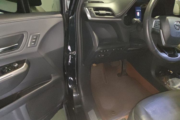 Used Toyota Granvia 2022 2.5L Hybrid Prestige Edition Driver Seat