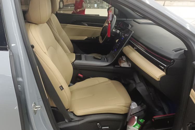 Used Geely Galaxy L6 2023 125km Starship
