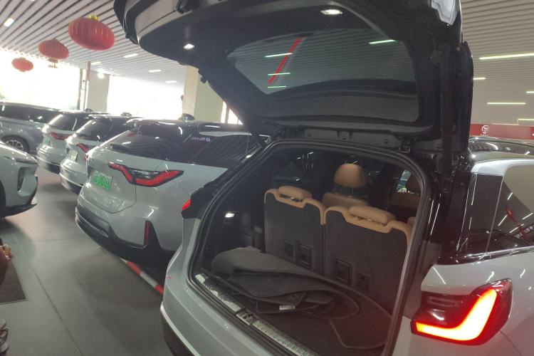 Used Nio ES8 2020 415 km Range 6-Seater Version
