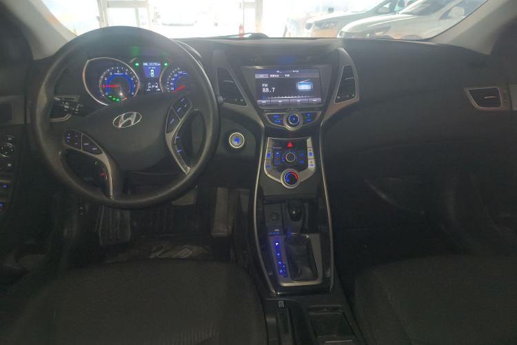 Used Hyundai Elantra (5th Generation / Langdong) 2016 1.6L Automatic Prestige Model Center Console