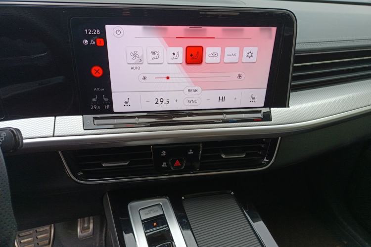 Used Volkswagen Tavendor 2024 380TSI All-Wheel Drive R-Line Cruise Edition