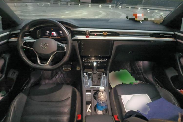 Used Volkswagen FAW-Volkswagen CC 2023 380TSI Striking Edition Center Console