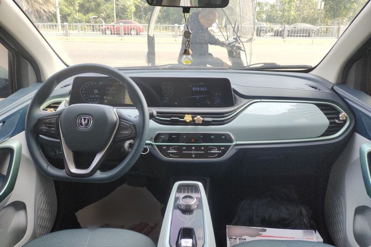 Used CHANGAN Benni E-Star 2022 Qingxin Edition Colorful Model Lithium Iron Phosphate Center Console
