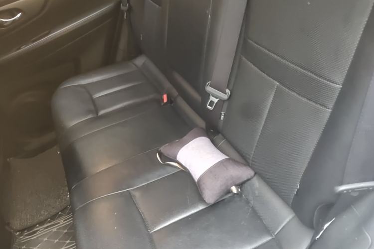 Used Nissan X-Trail 2015 2.0L CVT Comfort MAX Edition 2WD Left Rear Seat