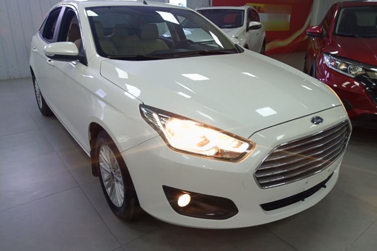 Used Ford Escort 2015 1.5L Manual Comfort Model Front Right 45 Deg