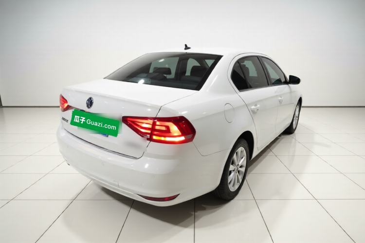 Used Volkswagen Lavida 2017 1.6L Automatic Comfort Edition
