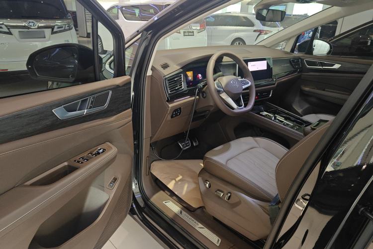 Used Volkswagen Viloran 2024 380TSI Luxury Edition Driver Seat