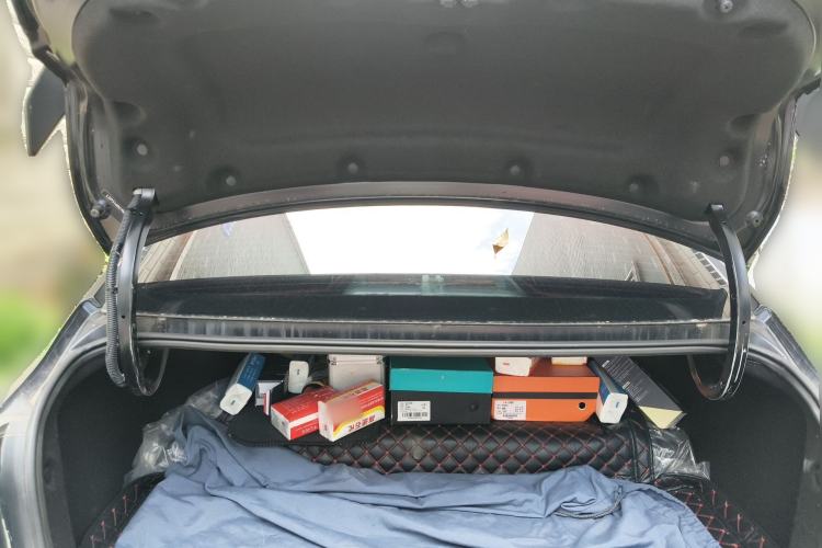 Used Dongfeng Aeolus Yixuan MAX 2021 1.5T Dark Night Holy Light Edition (Hybrid) Trunk