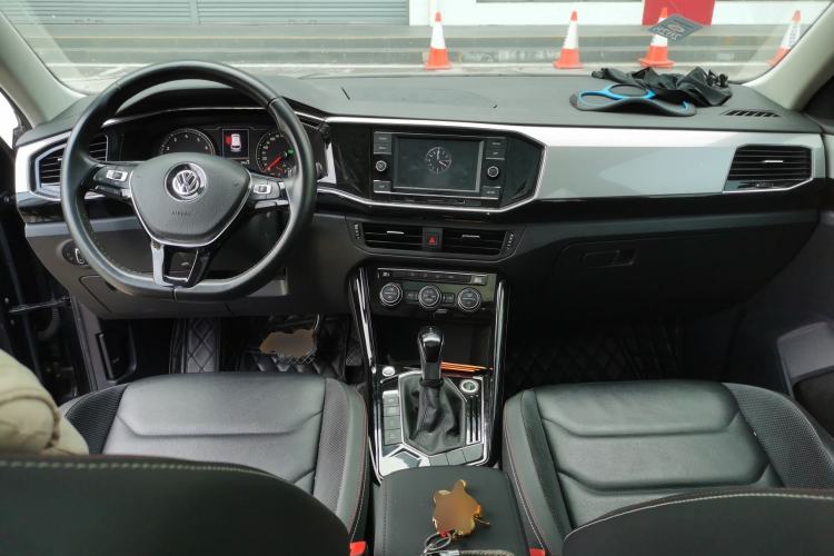 Used Volkswagen Tayron 2019 330TSI Two-Wheel Drive Luxury Model China VI Standard Center Console