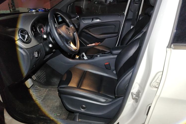 Used Mercedes-Benz B-Class 2016 B 200 Exclusive Edition Left Front Seat