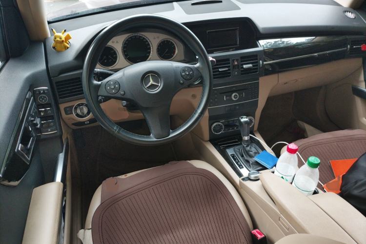 Used Mercedes-Benz GLK-Class 2011 GLK 300 4MATIC Fashion Model Center Console