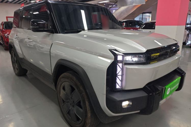 Used iCAR 03T 2024 520km Two-Wheel Drive Long-Range Version Front Right 45 Deg