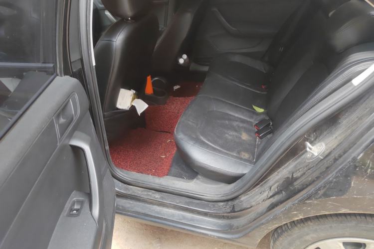 Used Volkswagen Santana 2015 1.6L Automatic Fashion Edition Left Rear Seat