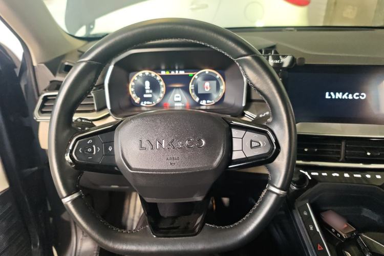 Used Lynk & Co 06 EM-P 2022 PHEV 84 km Range Pro Version Steering Wheel