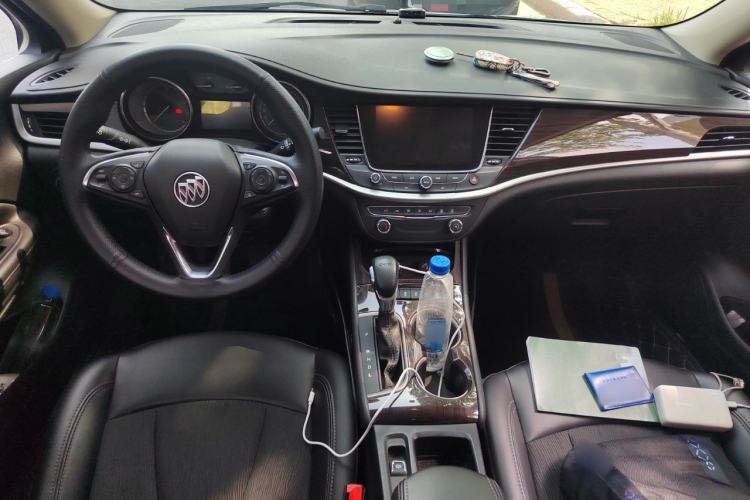 Used Buick Verano 2019 Sedan 20T Dual-Clutch Leading Model Center Console