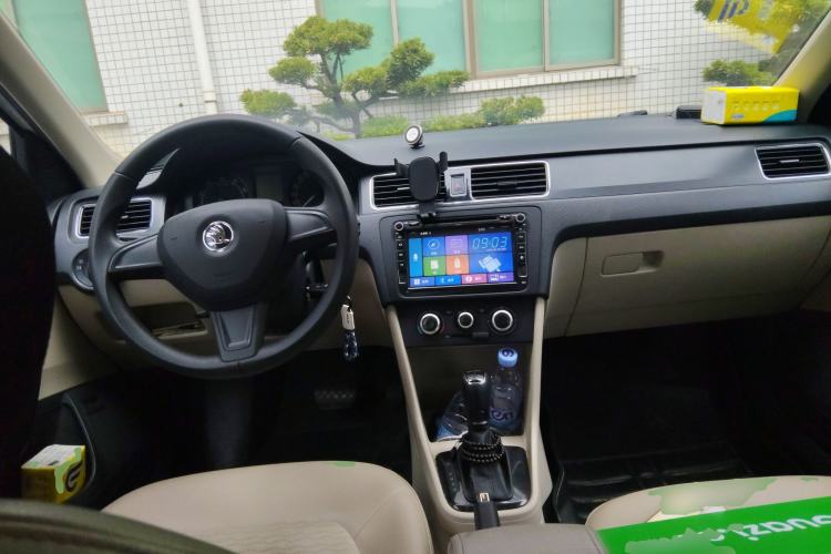 Used Skoda Rapid 2015 1.6L Automatic Smart Selection Model
