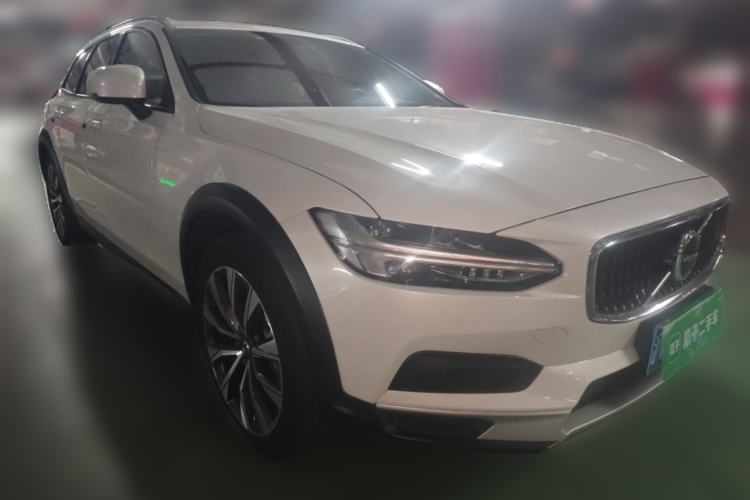 Used Volvo V90 2023 Cross Country B5 AWD Smart Range Edition
