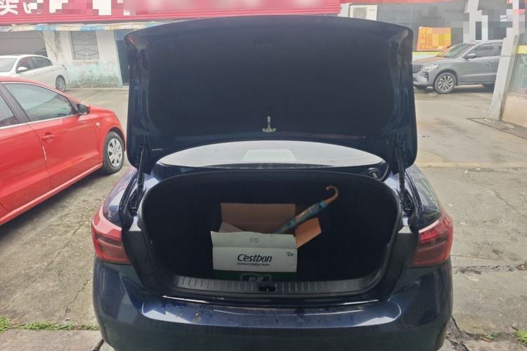 Used Infiniti Q50L 2018 2.0T Enjoyment Version China VI Standard
